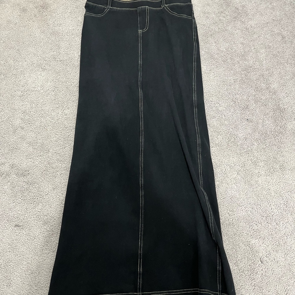 Hard tail maxi skirt